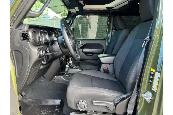 $28812 : Jeep Wrangler Unlimited 2022 image 5