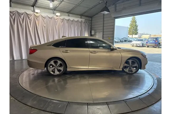 $20395 : Honda Accord 2018 Touring 4d image 4