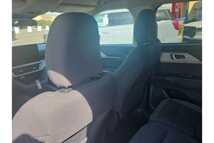 $37000 : Ford Explorer 2025 AWD Activ image 10