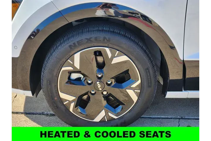 $27495 : Kia Niro EV 2024 Wave 4dr Cr image 9