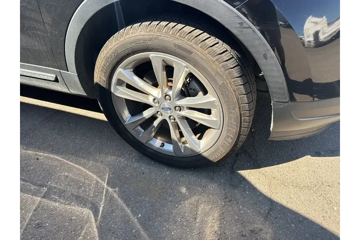 $18900 : Ford Explorer 2018 AWD XLT 4 image 4