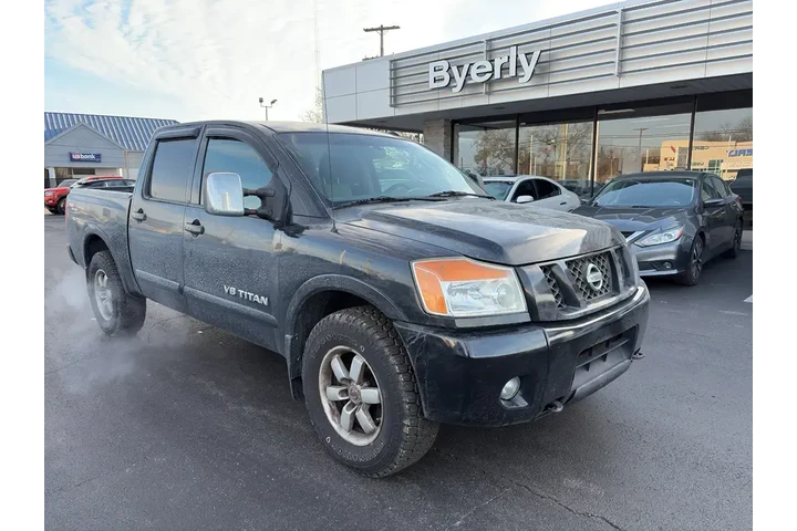 $12995 : Nissan Titan 2011 4x4 PRO-4X image 1