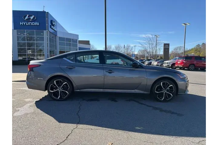 $21614 : Nissan Altima 2024 2.5 SR 4d image 8