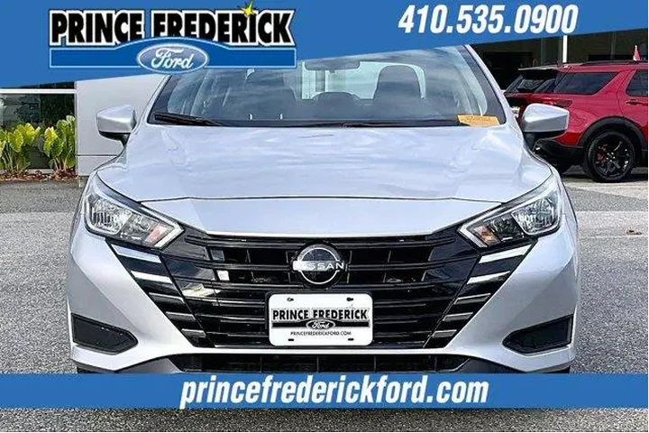 $14915 : Nissan Versa 2023 SV 4dr Sed image 2