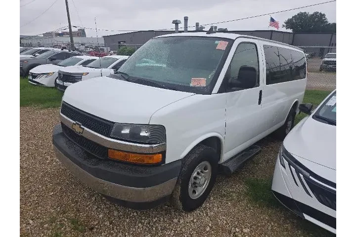 $23104 : Chevrolet Express 2017 LT 35 image 1