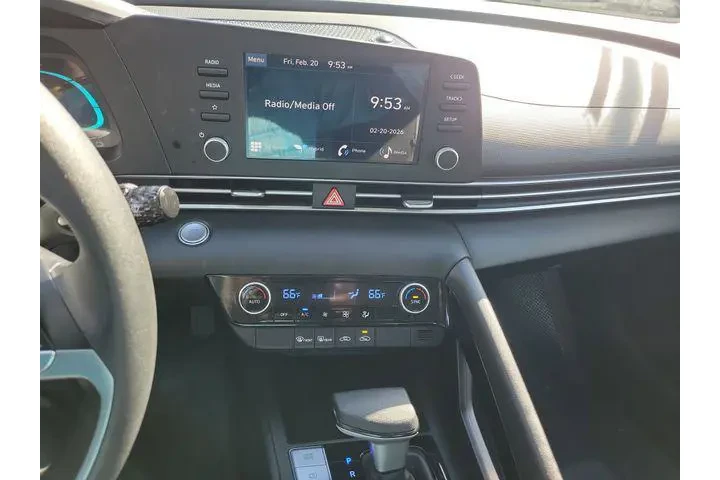 $21983 : Hyundai ELANTRA Hybrid 2025 image 10