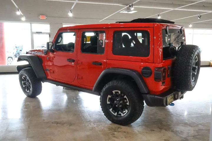 $37988 : 2025 Wrangler 4xe Rubicon 4x4 image 6