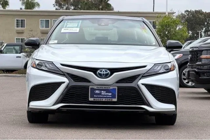 $29900 : Toyota Camry Hybrid 2023 XSE image 10