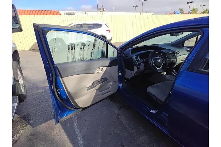 $11110 : Honda Civic 2013 LX 4dr Seda image 5