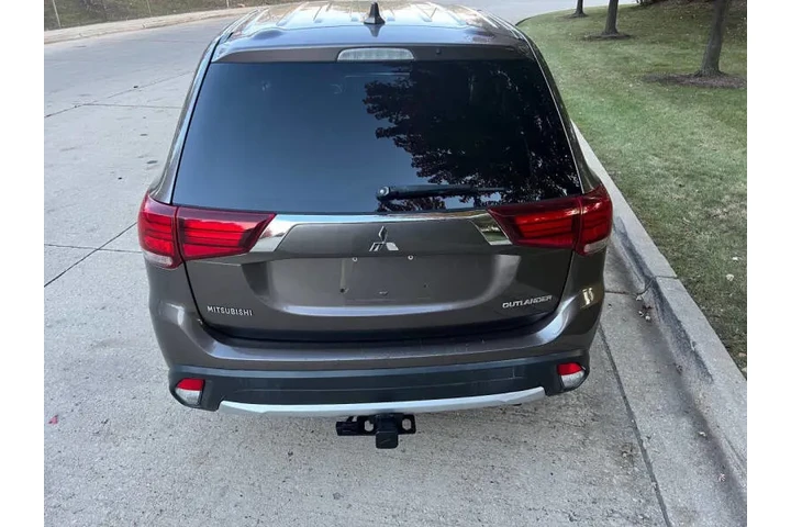 $10995 : 2018 Outlander ES image 8