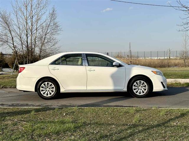 $12095 : 2013 Camry LE image 9