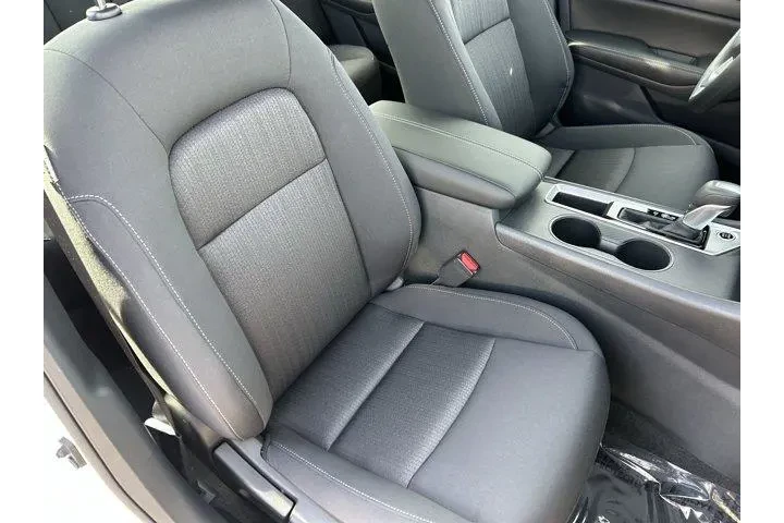 $27070 : Nissan Altima 2025 2.5 SV 4d image 10