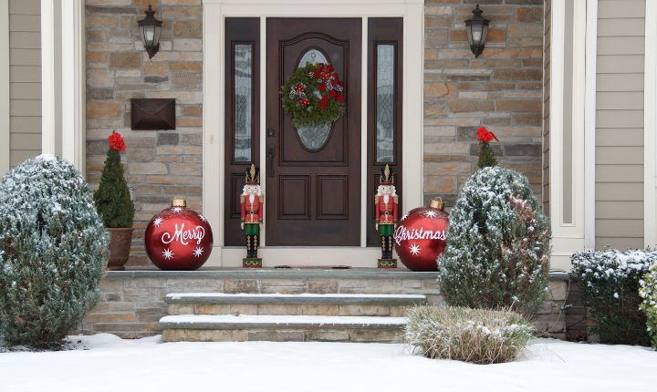 Cómo decorar una puerta de Navidad