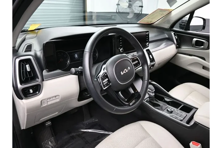 $25991 : Kia Sorento 2023 S 4dr SUV image 10