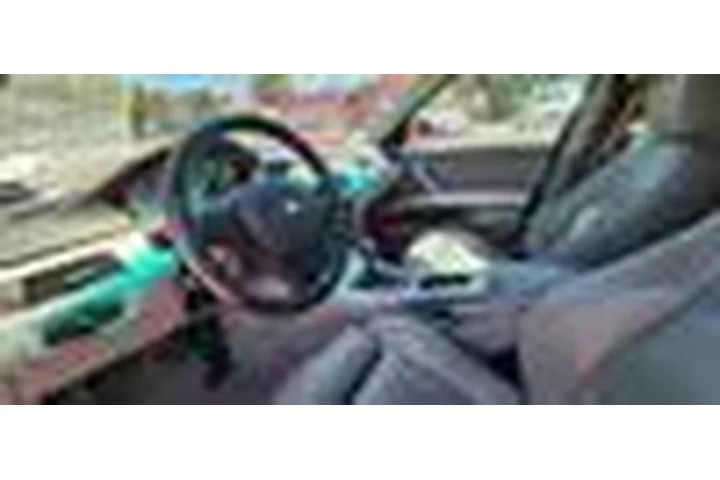 $5995 : 2006 3 Series image 6