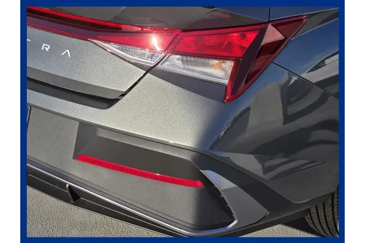 $25035 : Hyundai ELANTRA 2025 SEL Spo image 10