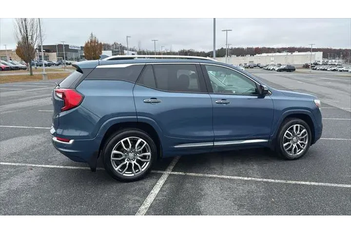 $33589 : GMC Terrain 2024 AWD Denali image 5