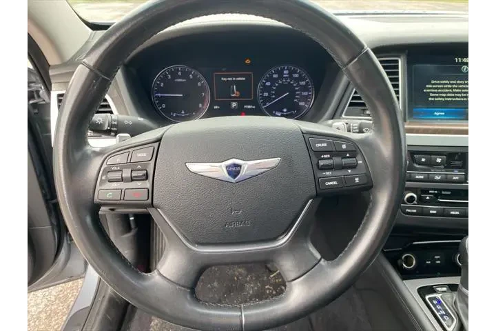 $13666 : Hyundai Genesis 2015 3.8L 4d image 9