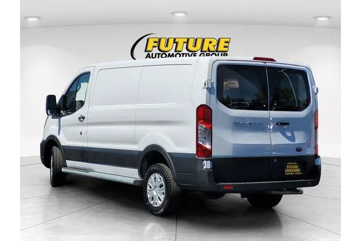 $33488 : Ford Transit 2024 250 3dr SW image 6