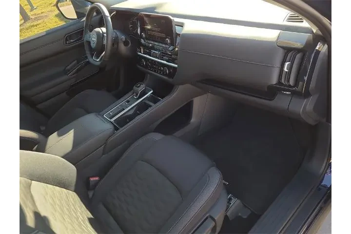 $33875 : Nissan Pathfinder 2025 SV 4d image 10