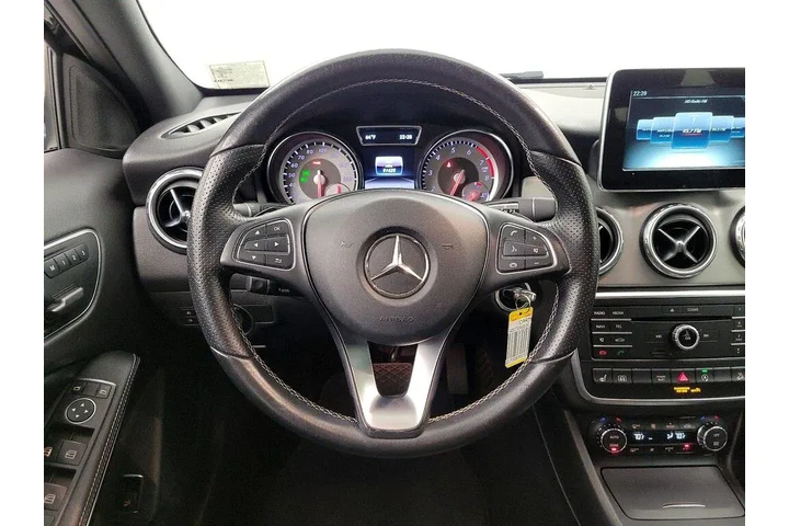 $13998 : Mercedes-Benz GLA 2016 AWD G image 10