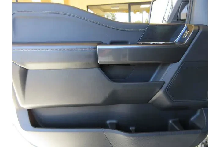 $32082 : Ford F-150 2023 4x2 Lariat 4 image 8