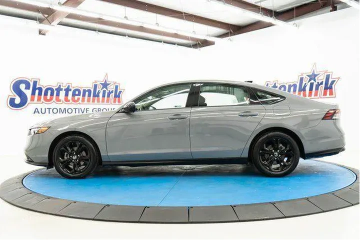 $29054 : Honda Accord 2025 SE 4dr Sed image 5