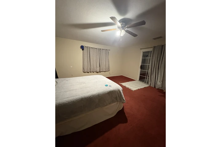$700 : Recámara en Hesperia image 1