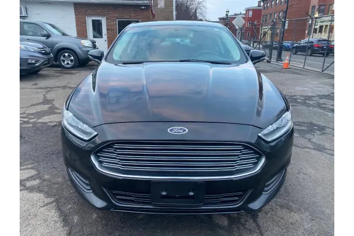 2013 Fusion SE image 3