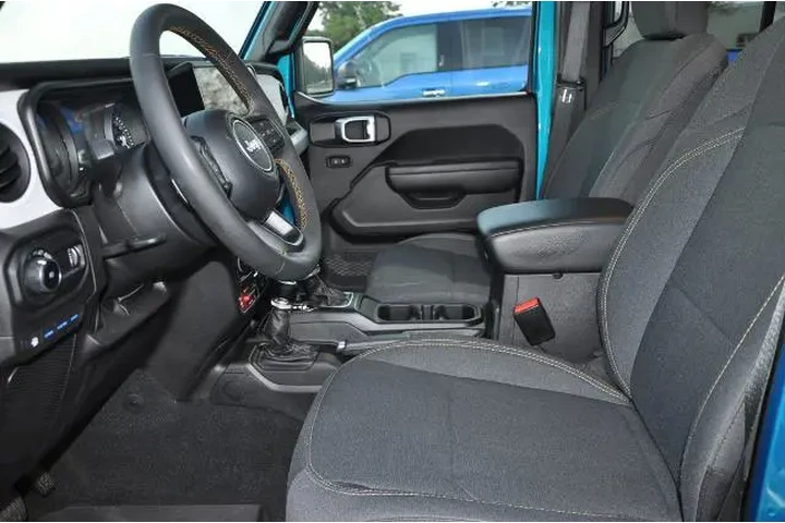 $39495 : Jeep Wrangler 2024 4x4 Willy image 10