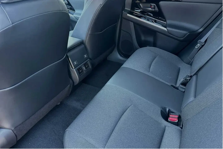 $24500 : Toyota bZ4X 2024 AWD XLE 4dr image 7