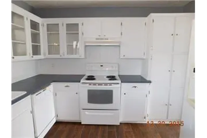 $1300 : Rental property with 3 bedro image 8