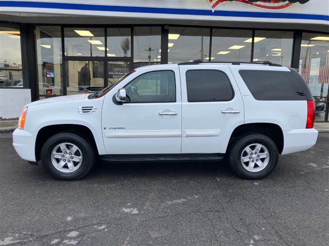 $7999 : 2008 GMC Yukon image 2