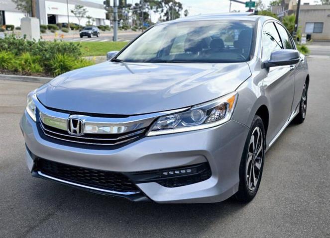 $14950 : 2017 Accord EX image 10