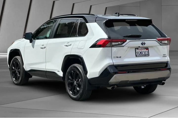 $39500 : Toyota RAV4 Hybrid 2023 AWD image 10