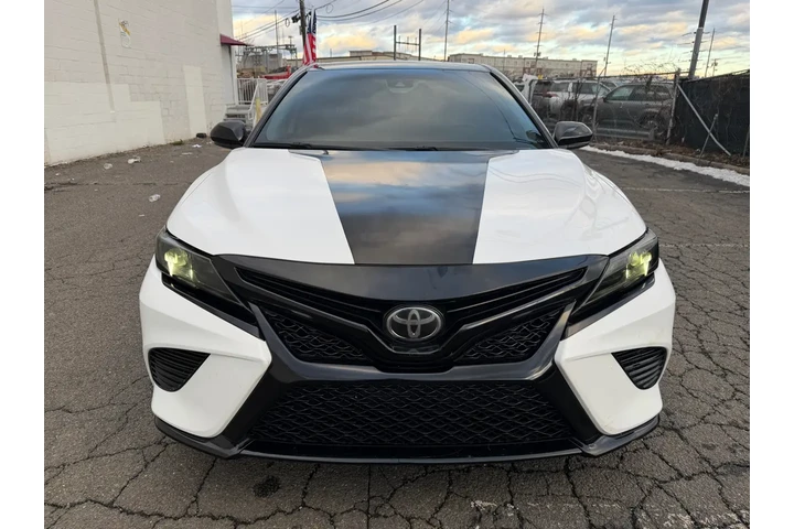 $14979 : 2020 Camry SE Auto (Natl) image 2