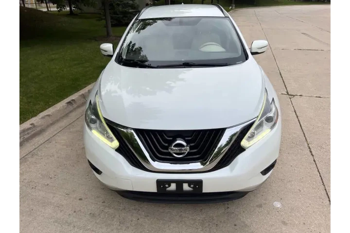 $8997 : 2015 Murano SV image 3