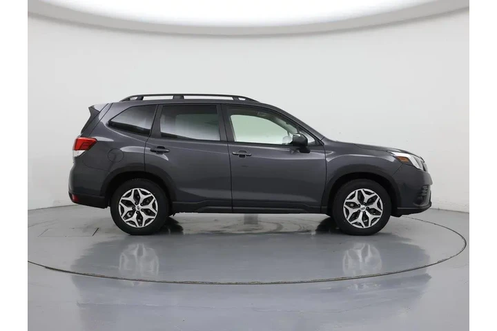 $27998 : Subaru Forester 2022 AWD Pre image 7