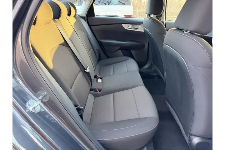 $16999 : Kia Forte 2023 LXS 4dr Sedan image 10