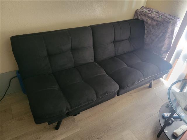 $25 : Sillon Futon De Color Negro image 1