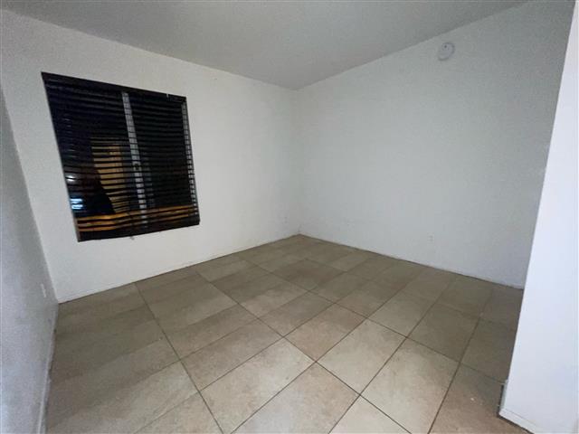 $1300 : Western y Hollywood image 3