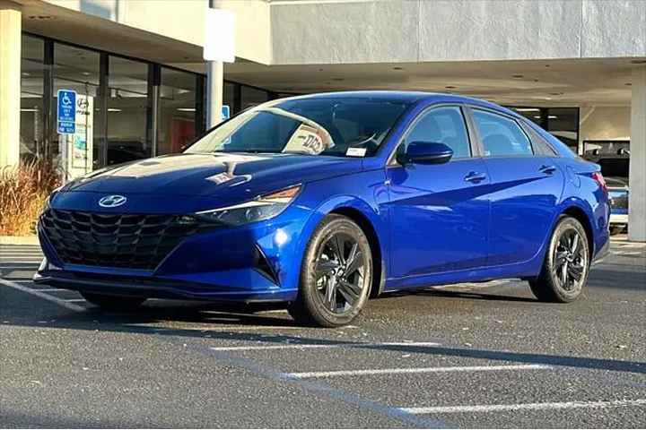 $18594 : Hyundai ELANTRA 2023 SEL 4dr image 7