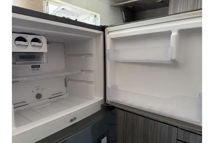 Nevera en venta image 4