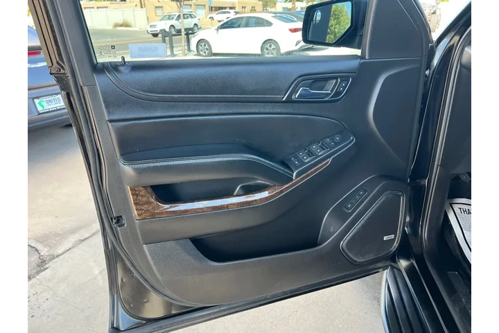 2017 Suburban LT 4WD image 10