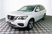 $19801 : PRE-OWNED 2019 NISSAN PATHFIN thumbnail