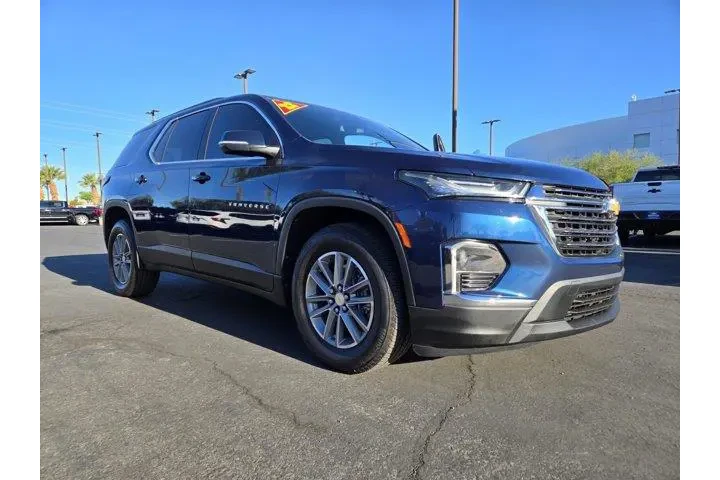 $32995 : Chevrolet Traverse 2022 LT C image 1