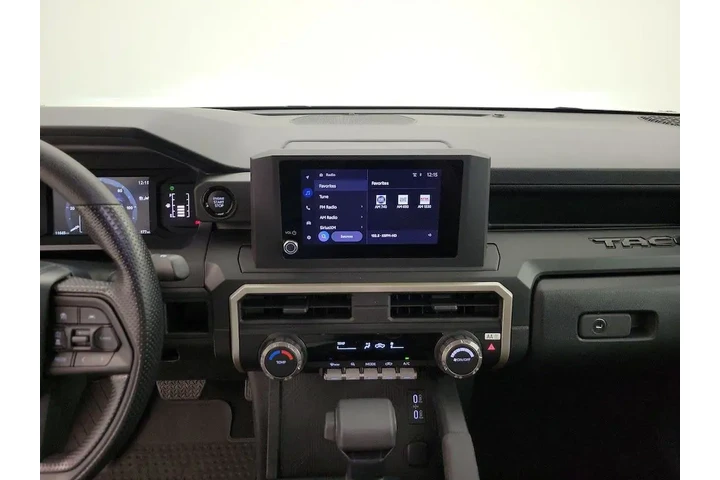 $28998 : Toyota Tacoma 2024 4x2 SR 2d image 9