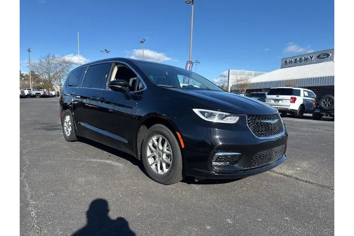 $28950 : Chrysler Pacifica 2024 Touri image 1