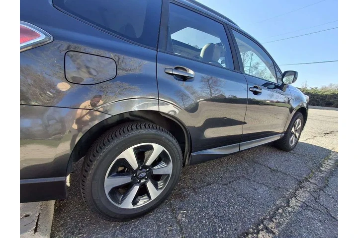 $9000 : 2017 Subaru Forester 2.5i PREM image 4