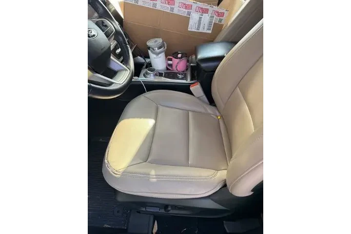 $23990 : Ford Explorer 2021 AWD XLT 4 image 5